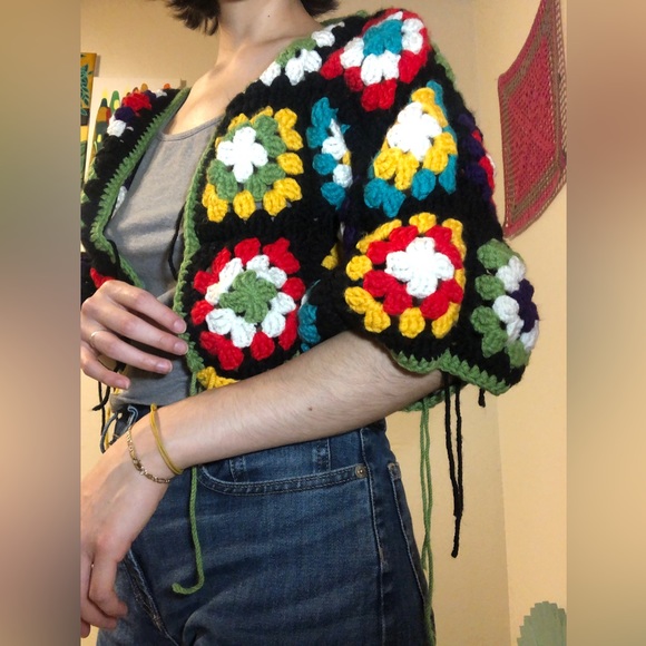 SOLD crocheted granny square crop sweater - Picture 3 of 9